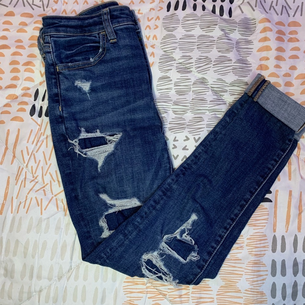 Ripped American eagle skinny jeans.